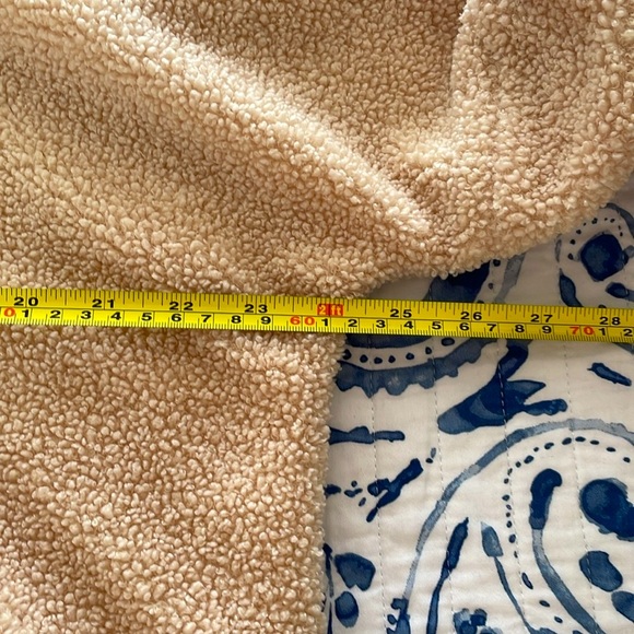 Tuckernuck Sherpa Pullover - Picture 10 of 11